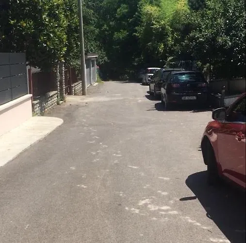 Oda ve Kahvaltı Futura 4*