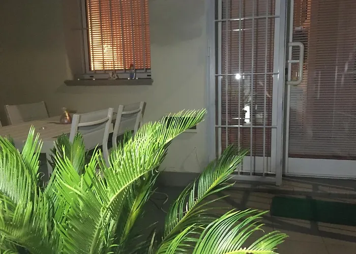 Oda ve Kahvaltı Futura 4*